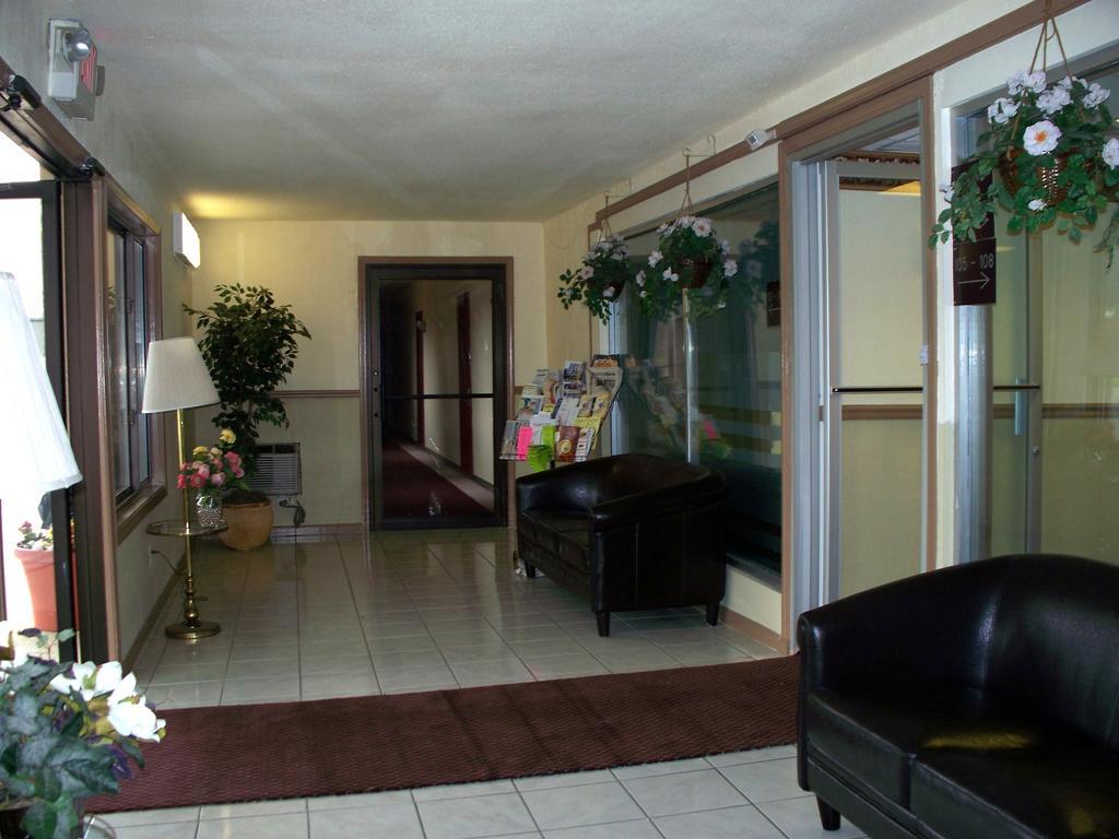 Budget Inn & Suites Wall Extérieur photo
