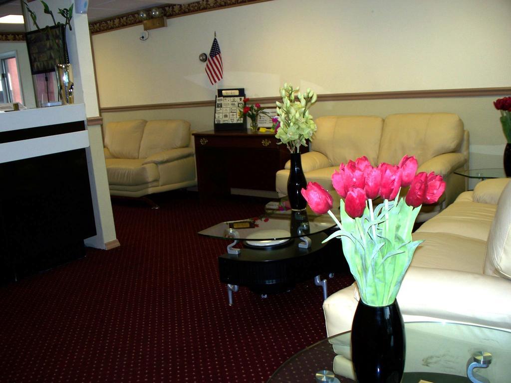 Budget Inn & Suites Wall Extérieur photo