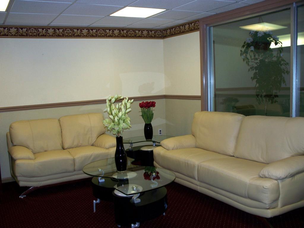 Budget Inn & Suites Wall Extérieur photo