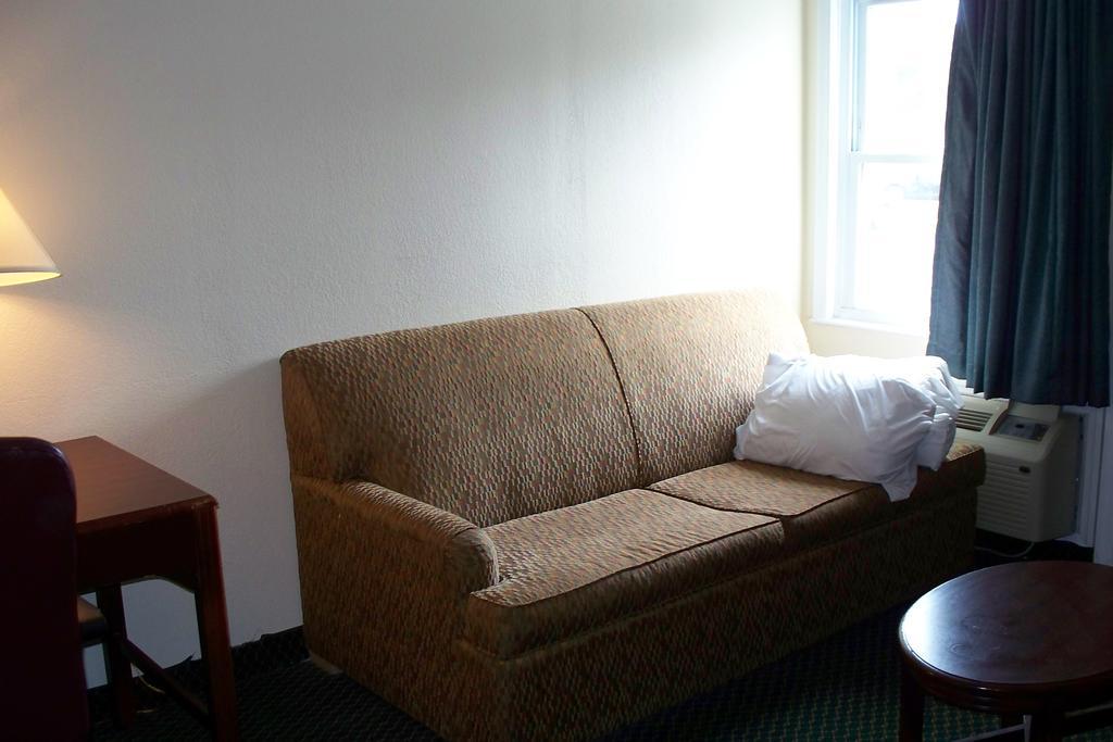 Budget Inn & Suites Wall Extérieur photo