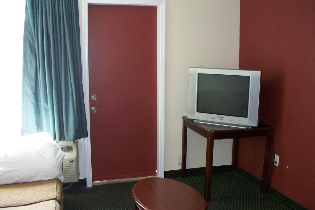Budget Inn & Suites Wall Extérieur photo
