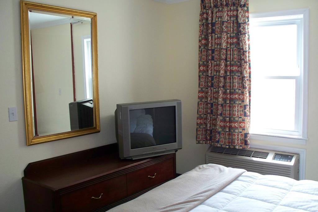 Budget Inn & Suites Wall Extérieur photo