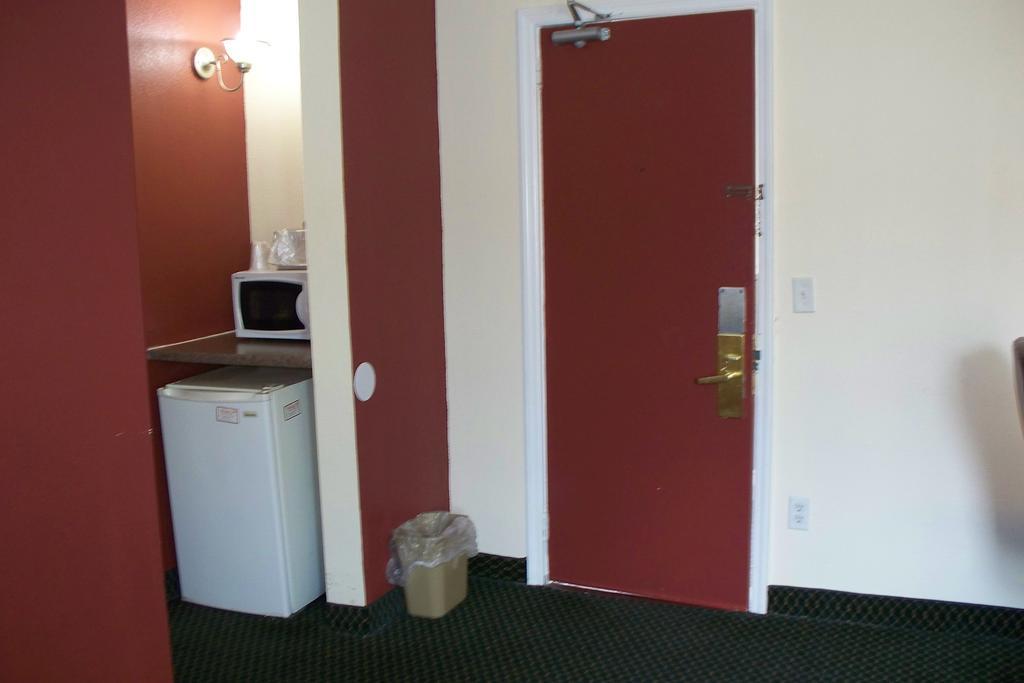 Budget Inn & Suites Wall Extérieur photo