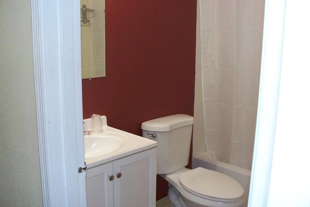 Budget Inn & Suites Wall Extérieur photo