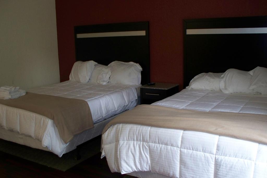 Budget Inn & Suites Wall Extérieur photo